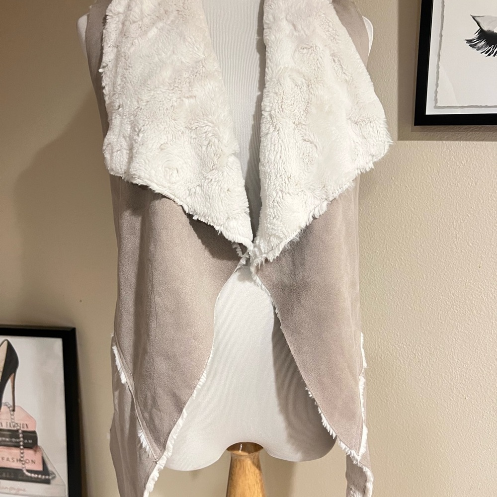 onetheland S Faux Suede‎ Sherpa Lined Drape Front Vest Taupe